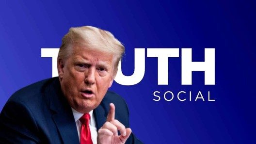 Donald Trump lanza su propia red social «Truth Social»