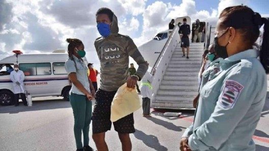 Estados Unidos devuelve 28 balseros cubanos