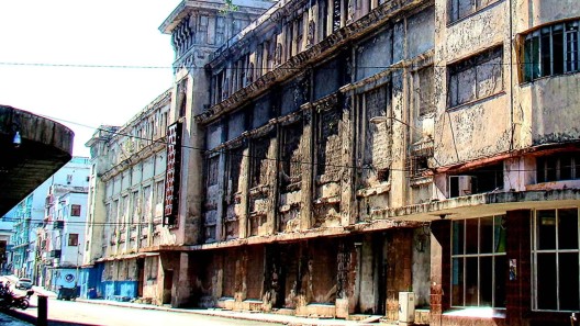 Cierran calles y desvían el transporte para construir nuevo hotel en La Habana