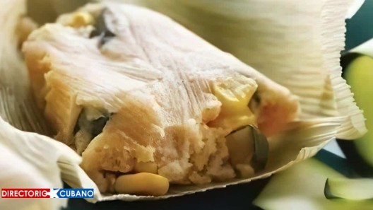 Tamalitos de queso crema, y de pollo con verduras