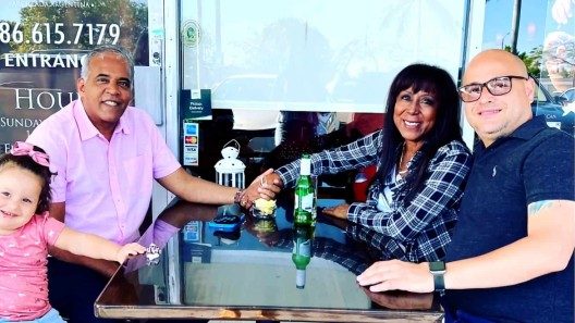 Irela Bravo “Cachita” llega a Miami y se reúne con “Ruperto” (+ fotos)