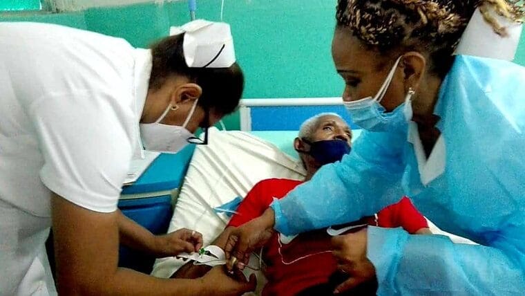 Ómnibus de Transtur se precipita por un barranco en Cienfuegos (+Fotos)