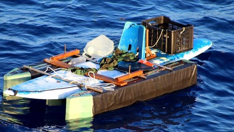 Encuentran a migrantes cubanos que salieron en tabla de surf