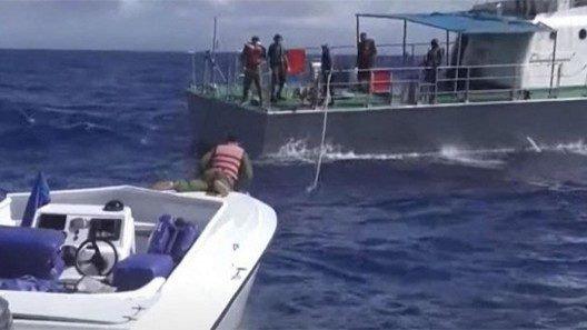 Choque entre lancha rápida y nave guardafronteras deja un muerto y varios heridos