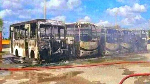 Incendio de ómnibus escolares en La Habana fue por “una falla eléctrica”