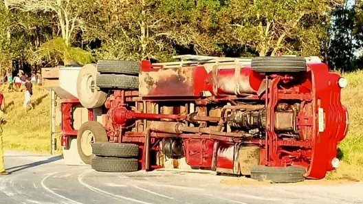 Accidente masivo en Pinar del Río deja cinco heridos graves y más de 40 lesionados