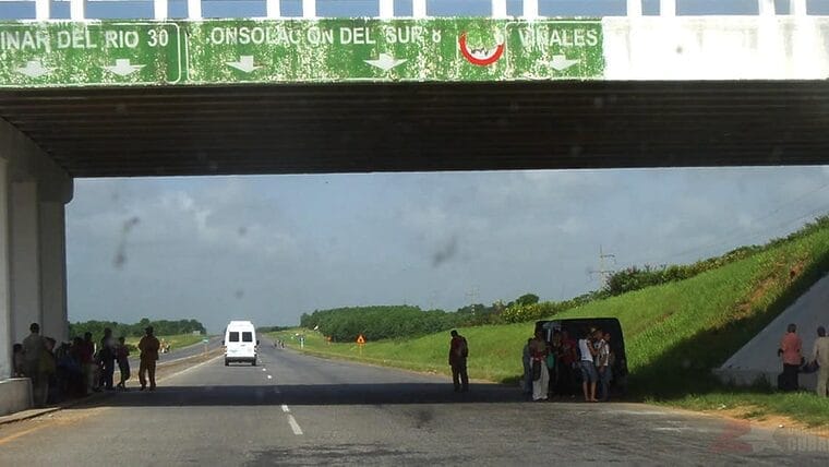 Cierran temporalmente tramo de la Autopista Nacional