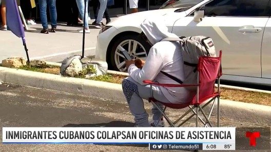 Inmigrantes cubanos colapsan oficinas de ayuda en Hialeah, según Telemundo 51