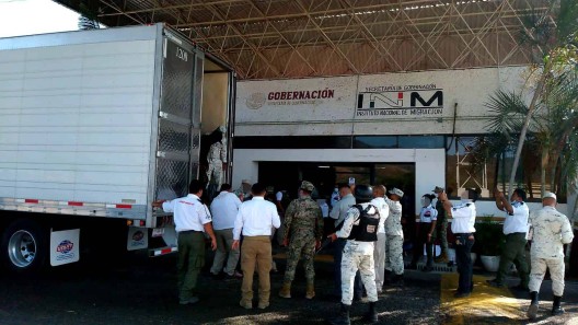 Descubren a cubanos en México que viajaban escondidos en camiones