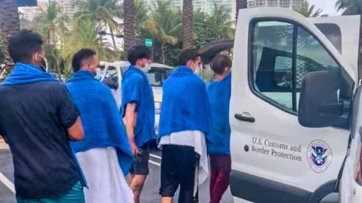Se vira la balsa y llegan nadando a la orilla: Patrulla Fronteriza informa sobre seis migrantes cubanos