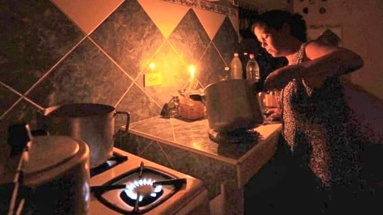 Roturas en termoeléctricas en la zona oriental provocan apagones en todo el país
