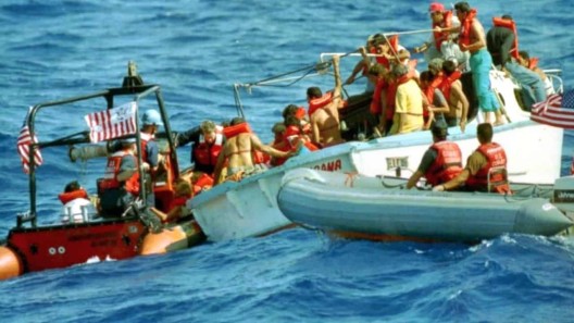 Patrulla Fronteriza detiene a 41 balseros cubanos que llegaron a los Cayos de Florida