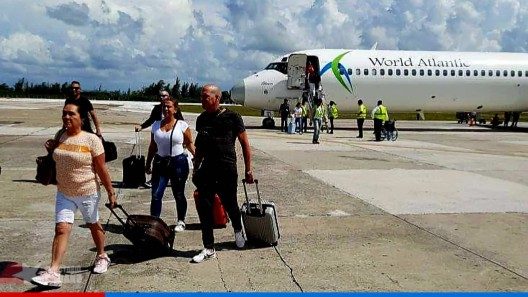 Comenzaron los vuelos desde Miami a Santa Clara