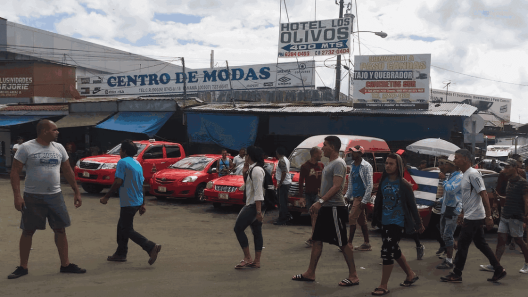 Costa Rica retomará programa de legalización de cubanos