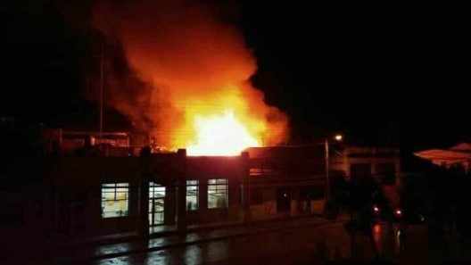 Incendio en calle céntrica de Banes, Holguín, daña 5 viviendas