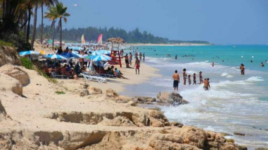 Tren de pasajeros comienza a dar viajes hacia las Playas del Este de La Habana