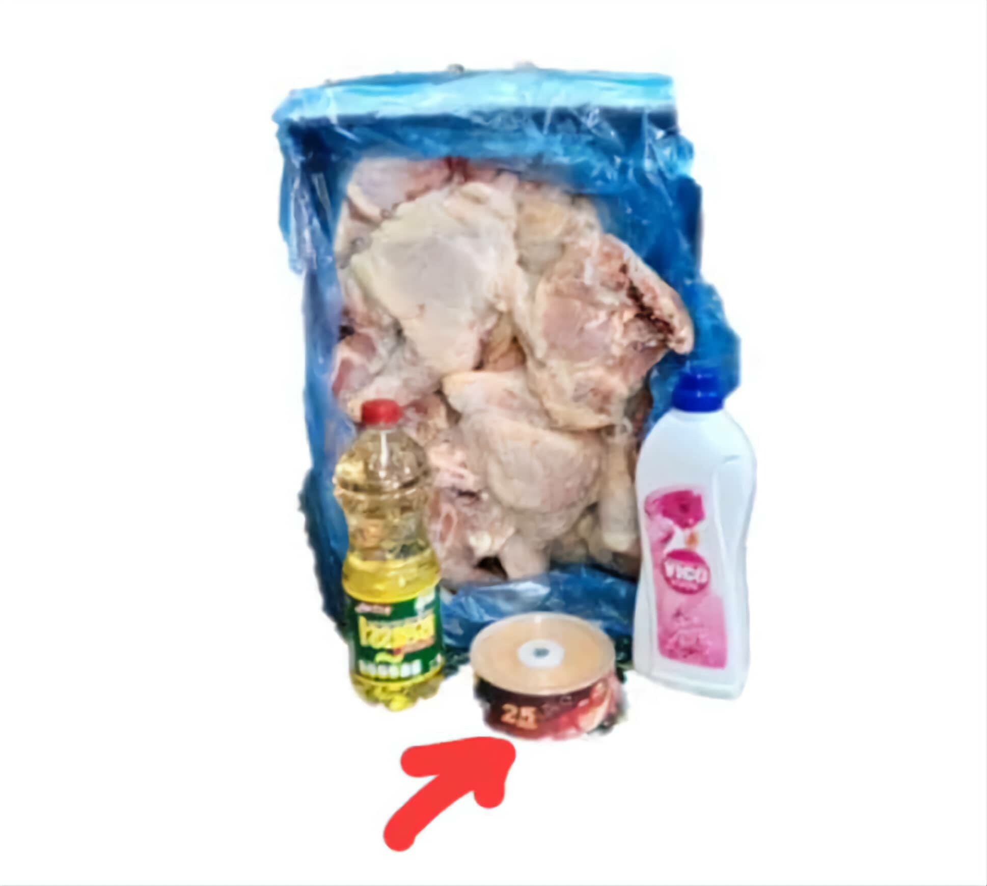venta de “pollo, aceite, suavizante y varios CD” por más de 980 pesos cubanos.