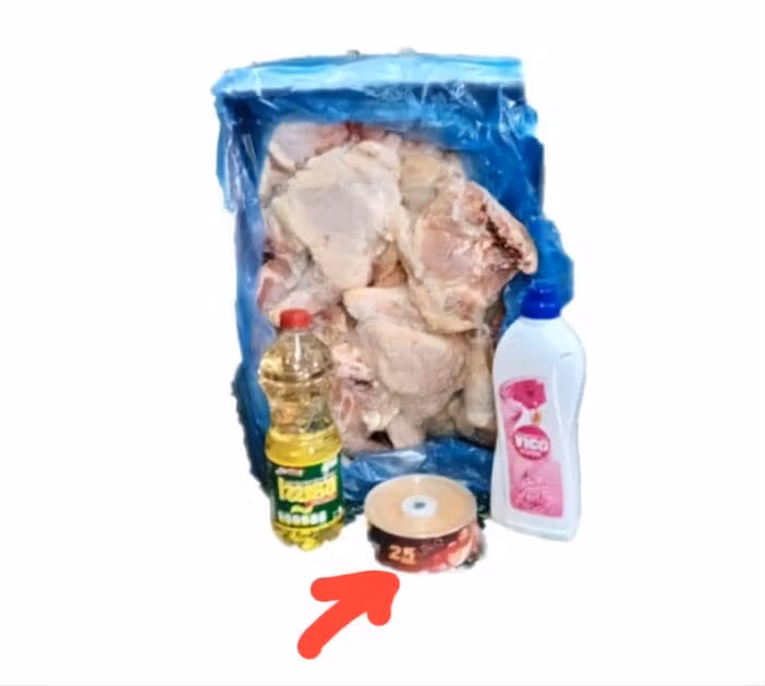 venta de “pollo, aceite, suavizante y varios CD” por más de 980 pesos cubanos.