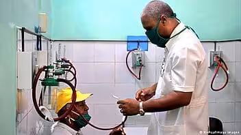 Cuba registra más de 100 casos de covid-19 en un día por primera vez en varios meses