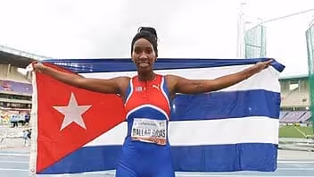 La jabalinista cubana Yiselena Ballar SE FUGA