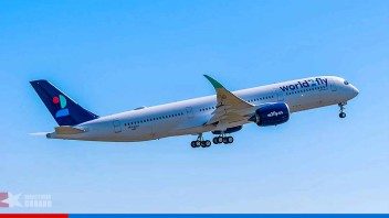 Cubanos se quejan de aerolínea española: pesan el equipaje en la puerta del avión