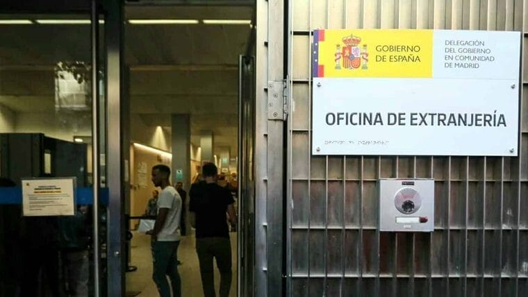España facilita el acceso a la residencia y ciudadanía a emigrantes