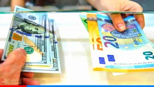 Baja el precio del dólar en Cuba tras anuncio del gobierno sobre venta de USD y otras monedas extranjeras
