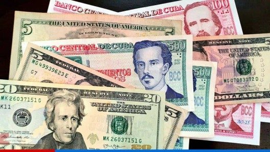Gobierno cubano venderá dólares a más de 24 pesos