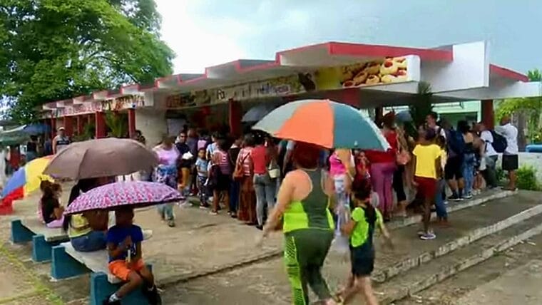 Precios excesivos de dulces y juguetes provocan rechazo en Pinar del Río