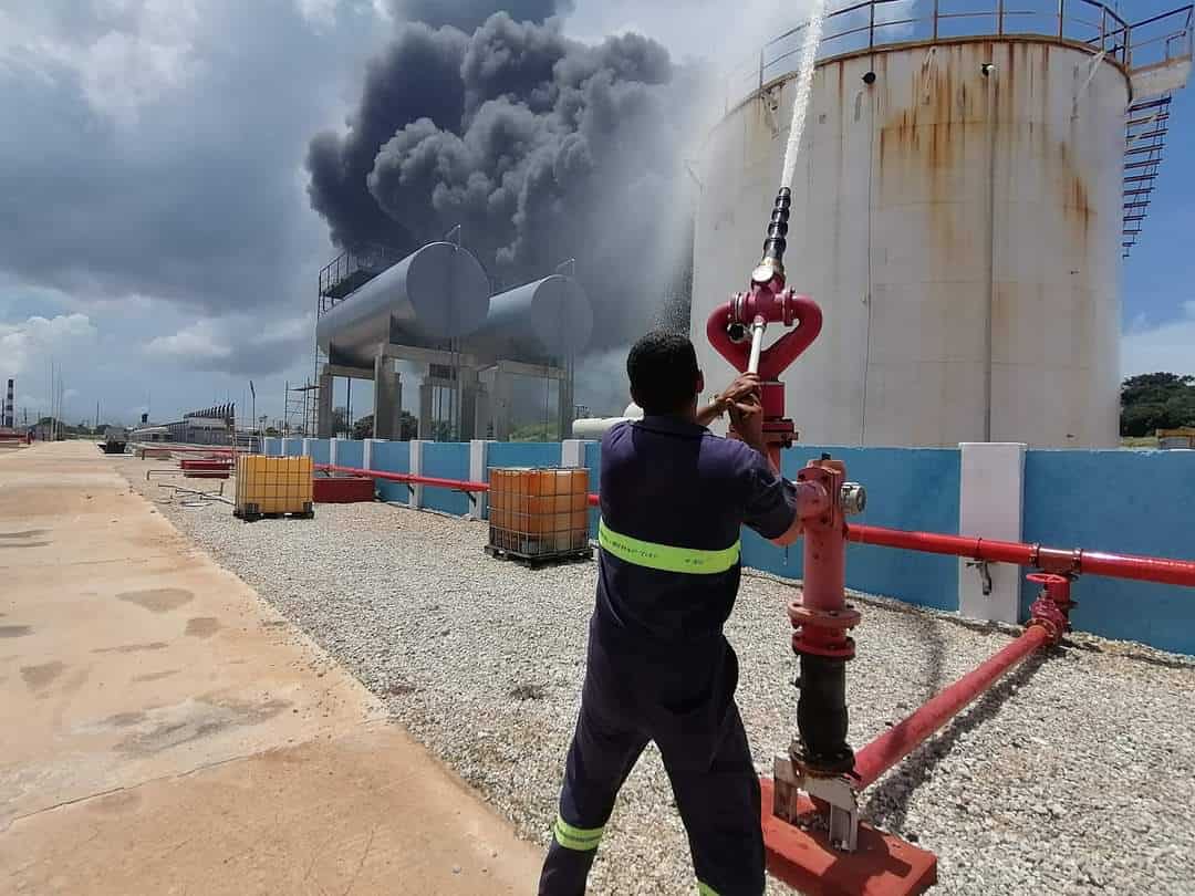 Incendio en Matanzas: identifican al primer bombero fallecido