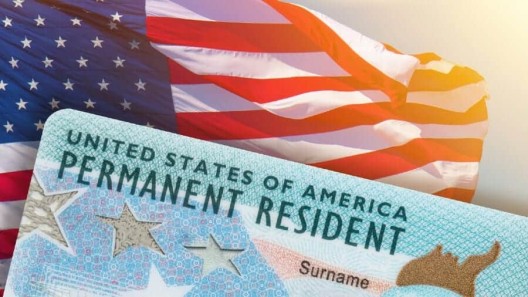 ¿Puedo hacer cambios o correcciones a la Green Card?