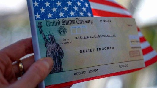 Estados Unidos: continúan emitiendo cheques adicionales de estímulo en 10 estados