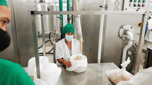 Reactivan planta productora de helado en Cuba tras un mes paralizada