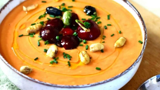 Salmorejo de piña a la cubana