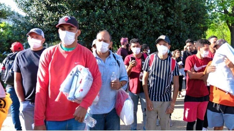 Los migrantes cubanos no serán enviados a otro estado, aclara gobierno de Florida ante las críticas a su plan