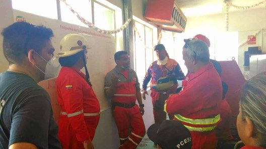 Llega ayuda de México y Venezuela para apagar incendio en Matanzas