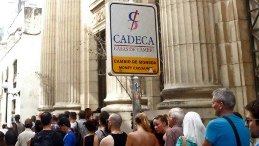 CADECA reprograma citas para la venta de divisas en Cuba