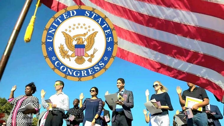 Así es como 8 millones de inmigrantes indocumentados podrían conseguir la green card de residencia permanente en Estados Unidos