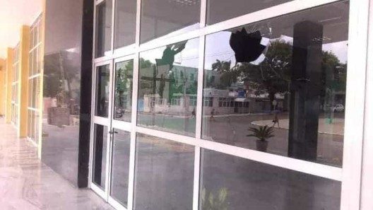Sede del gobierno habanero en Marianao es apedreada: lesionan a trabajadora