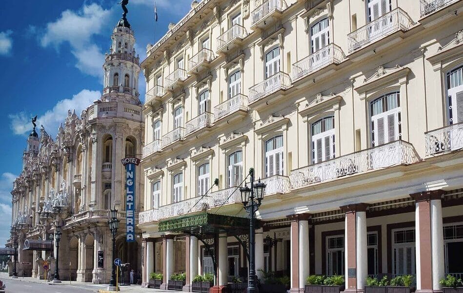 Hotelera canadiense Blue Diamond Resorts extiende operaciones en Cuba