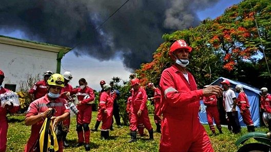 Buscarán desaparecidos cuando se logre apagar el incendio en Matanzas