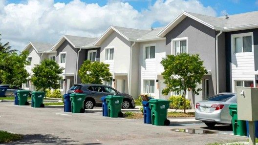 Bajan los precios de las casas en Miami-Dade por primera vez en meses
