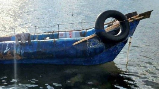 Nueve balseros cubanos tocan tierra en cayo de Florida, mientras 50 fueron devueltos a Cuba