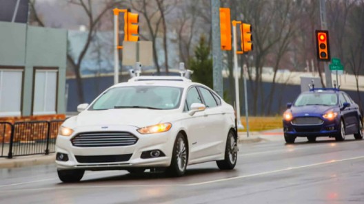 La mayoría de los estadounidenses se sentiría menos seguro al conducir carros autónomos