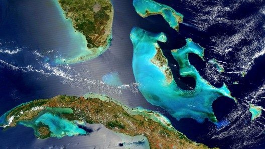 Repatrian a 64 balseros cubanos interceptados frente a las costas de Florida
