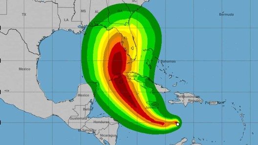 Ian podría entrar a Cuba como huracán el martes, según pronósticos