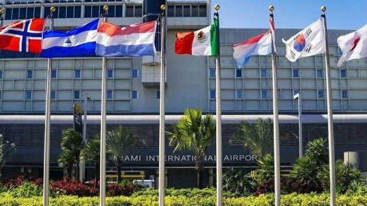 ¿Cuándo reabrirán los aeropuertos de la Florida?