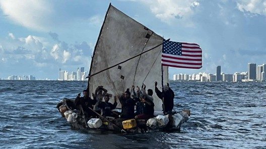 Advierten a balseros cubanos: “la temporada de huracanes no es una excepción, serán repatriados”