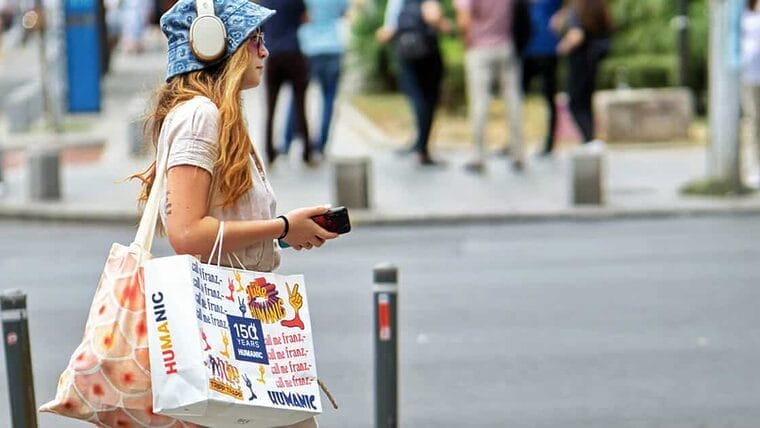 Aumentan las compras en Estados Unidos: Consumidores recobran la confianza en el mercado