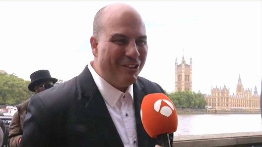 Un cubano, el primer hispanohablante en despedir a la Reina Isabel en Westminster